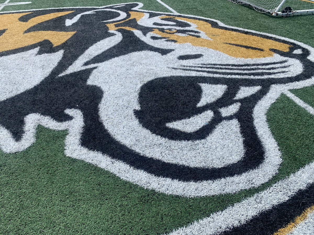 Shout out to our first Hunter of The Week. JB <a href="/JohnnyBaratta/">Johnny</a> had a nice start to camp with high effort, leadership and perfect attendance. Can’t wait to see who gets the crown 👑 this week !! 💯 #TheHuntBegins