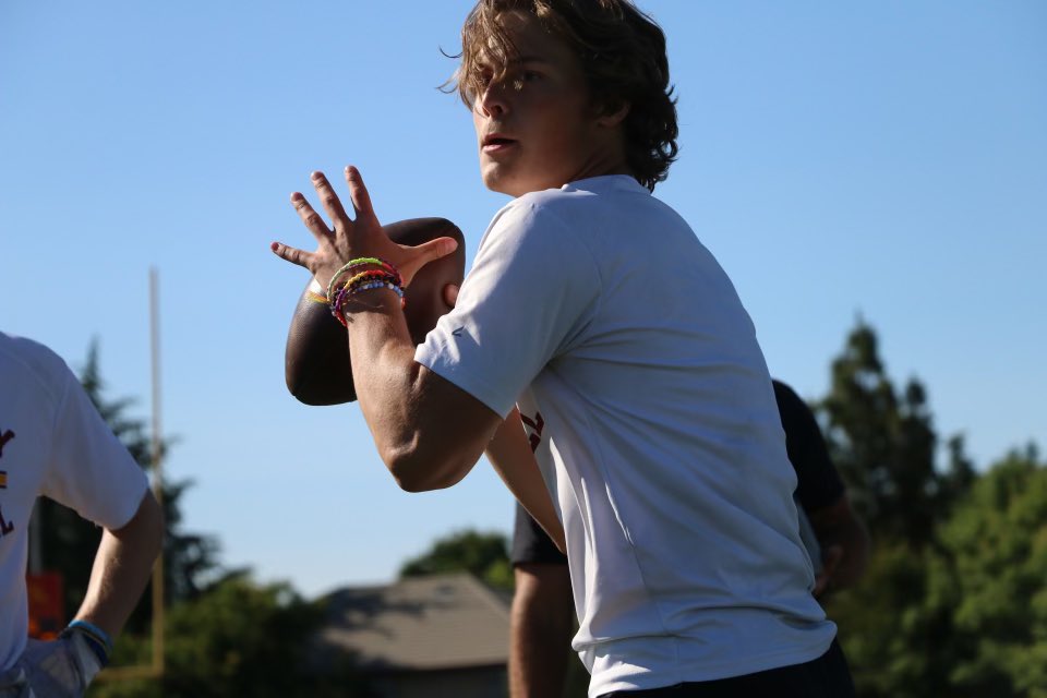 thepress_sports's tweet photo. As Liberty starts summer camp, junior QB Sage Robertson steps into the spotlight as QB1 following the likes of Nate Bell and Jay Butterfield. 
📸 @j_weisinger 

@lhslionsfb https://t.co/Md1mo8Sxgg