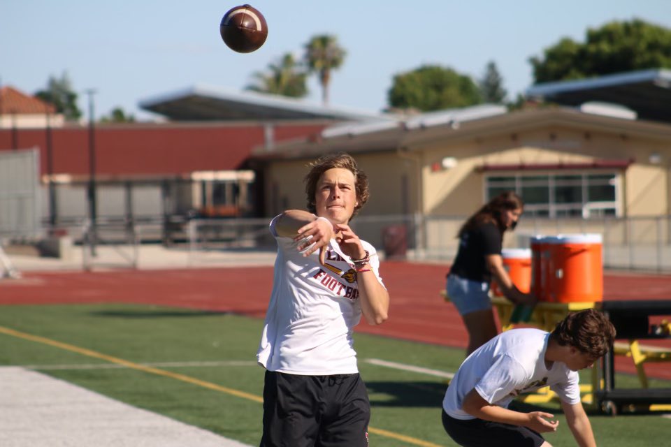 thepress_sports's tweet photo. As Liberty starts summer camp, junior QB Sage Robertson steps into the spotlight as QB1 following the likes of Nate Bell and Jay Butterfield. 
📸 @j_weisinger 

@lhslionsfb https://t.co/Md1mo8Sxgg