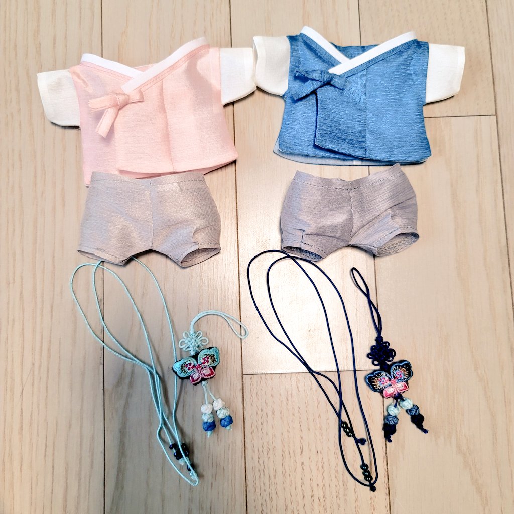 yangdodo_yangdo's tweet photo. 살랑옷장 한복 15cm
일괄 5.5 (운포 준등기)
#무솜인덕장터 #솜인덕장터 #솜솜옷장터 솜뭉치옷 인형옷 속성인형옷 https://t.co/Gwp0GKpXmC