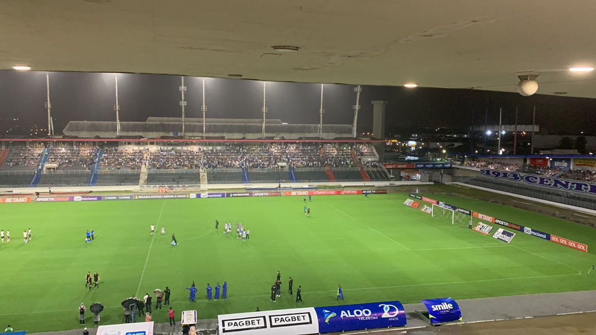 imperio_Az's tweet photo. JOGO REMARCADO PARA AMANHÃ 🇸🇻🚨! 

Jogo será remarcado para amanhã, 20/06/2023, 20hrs. 

OBSERVAÇÃO: Quem comprou ingresso tem entrada livre &amp; sócio tem direito a levar dois 

📸Ricardo Amaral/TV Gazeta.

#imperioazul💙👑 https://t.co/YJIDay2pyA