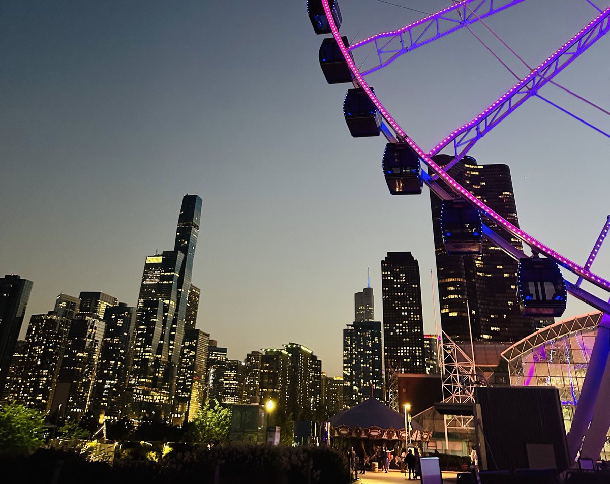 Nothing like Chicago summers 🎡