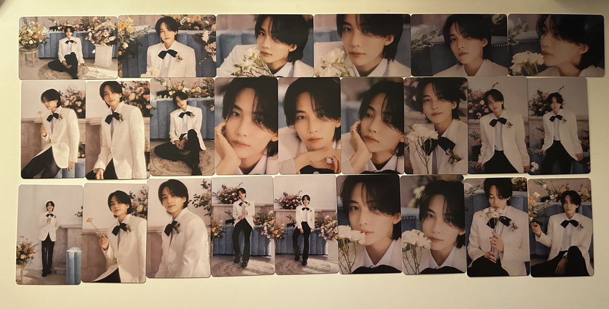 y_jocelynn's tweet photo. ⚠️Trading⚠️Brand New FML MINI  ALBUM ‼️If anyone wants to trade please let me know!!! I’m hope to trade for Hoshi. Everything is included except for the last three photo cards. If you want them you can trade for either Hoshi or Vernon.#WTT #SEVENTEEN #FML #JEONGHAN DM IF INTEREST https://t.co/V0CBmINlmc