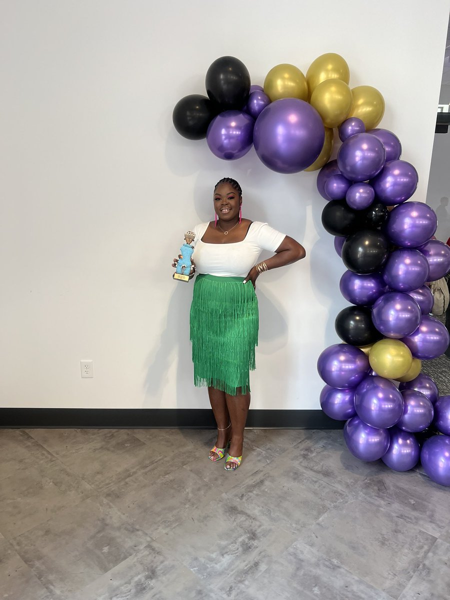QueenIAM4's tweet photo. Very excited and blessed to have been named one of the 10 dopest women you should know in Cleveland ✨🤞🏿💚 https://t.co/uW5cLU8lEo