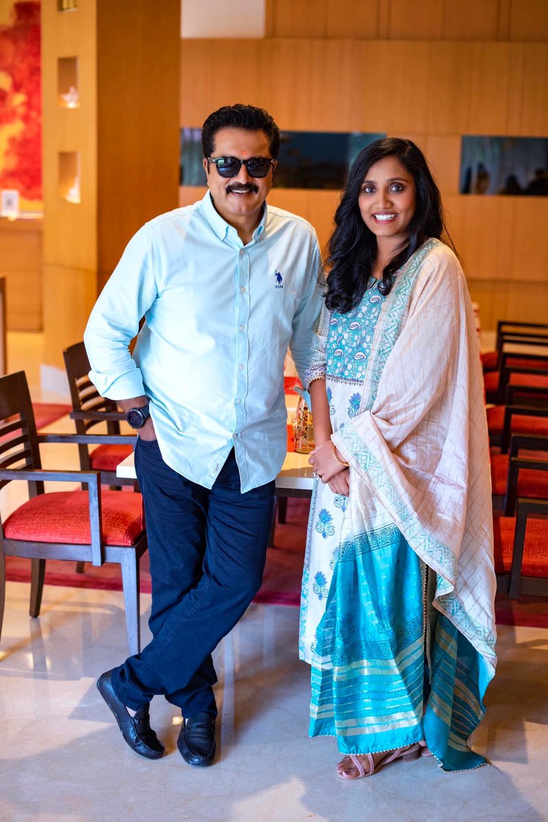 TWKiruthiga's tweet photo. Unveiling the Charismatic @realsarathkumar : A Delightful Blend of Fun, Food, and Film Secrets! 

Location Courtesy : @TridentHotels 
MUA : kanmani_makeover_artistry

#PorThozhil #tasteewithkiruthiga #Sarathkumar #porthozhilsucess #rsarathumar #TWKiruthiga #tasteewithkiruthiga https://t.co/aJVHa4Uf9o