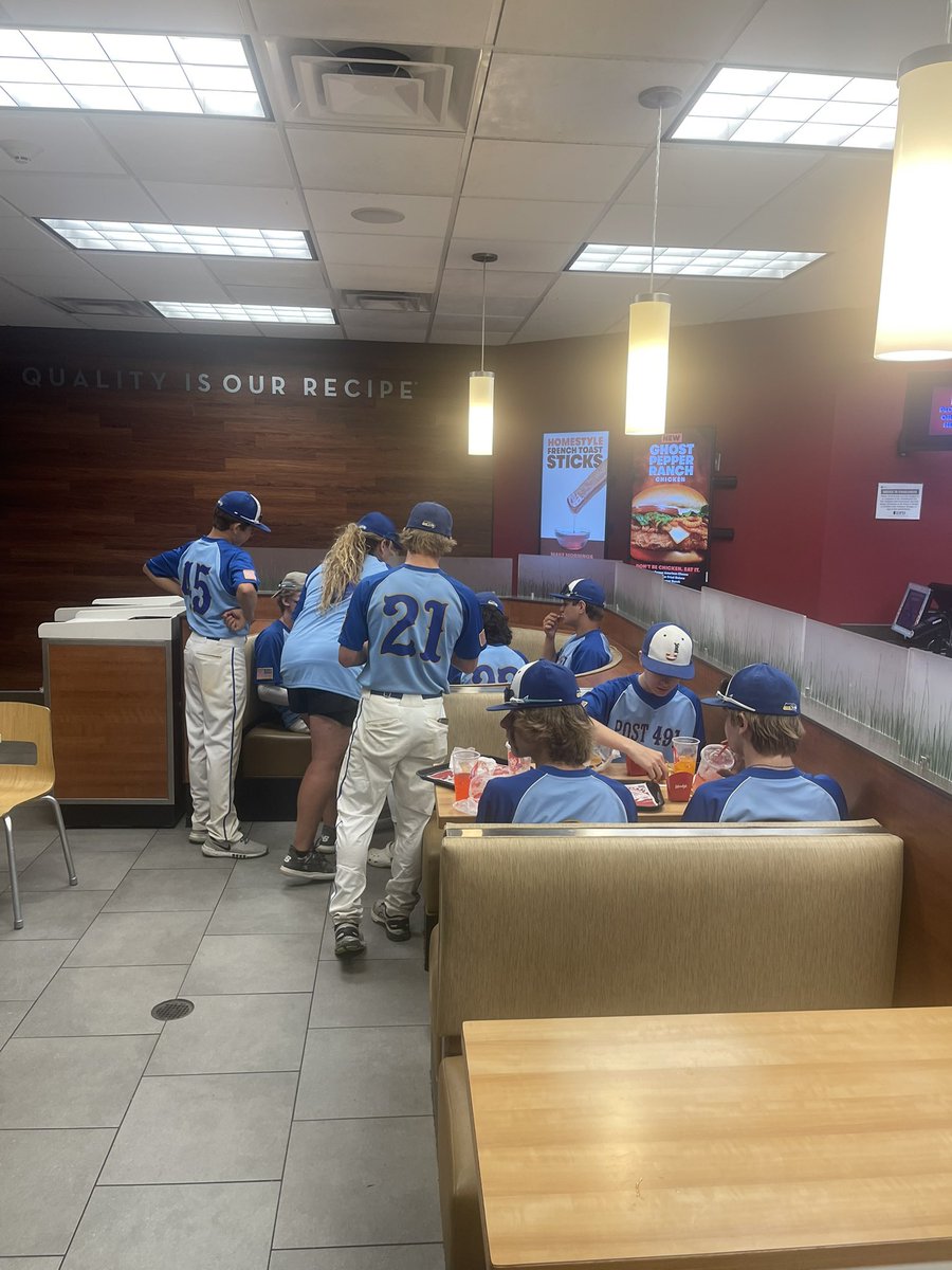 Well they did it again!  Hit around the order how about @Wendys #Biggiemeals #WeOverMe 🟡🔵🦅⚾️