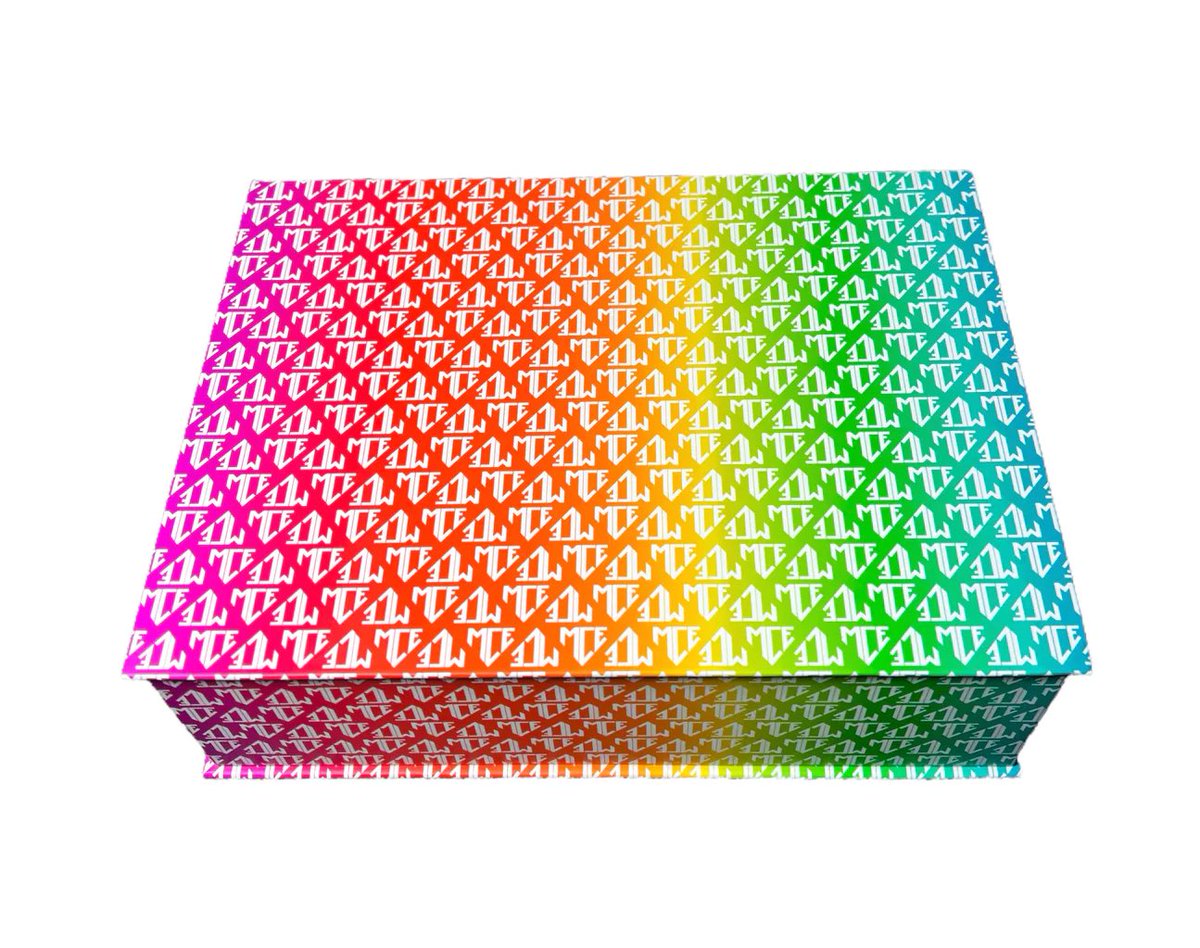 mcecreations's tweet image. It wouldn’t be pride month without an MCE FREE GIVEAWAY🎉🎉! To enter to win, just retweet and you must be following. 3 winners will receive the MCE pride box! Winners will be drawn Monday 6/26. Good luck and Happy prideeee! 🏳️‍🌈😘