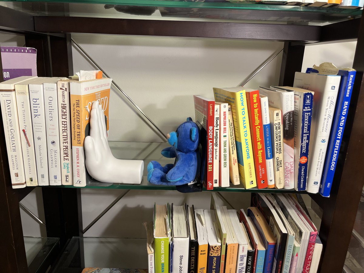 JayKrasnow's tweet photo. These are the books I have on my bookshelf. What do you have on your bookshelf? https://t.co/e1zjnYnm6H