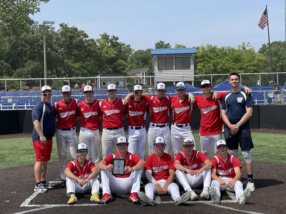 More hardware for our 17U Elite 🏆 as they win the DSP Elgin Classic. The Wildcats 17U Elite are now 10-2 on the season 💪
