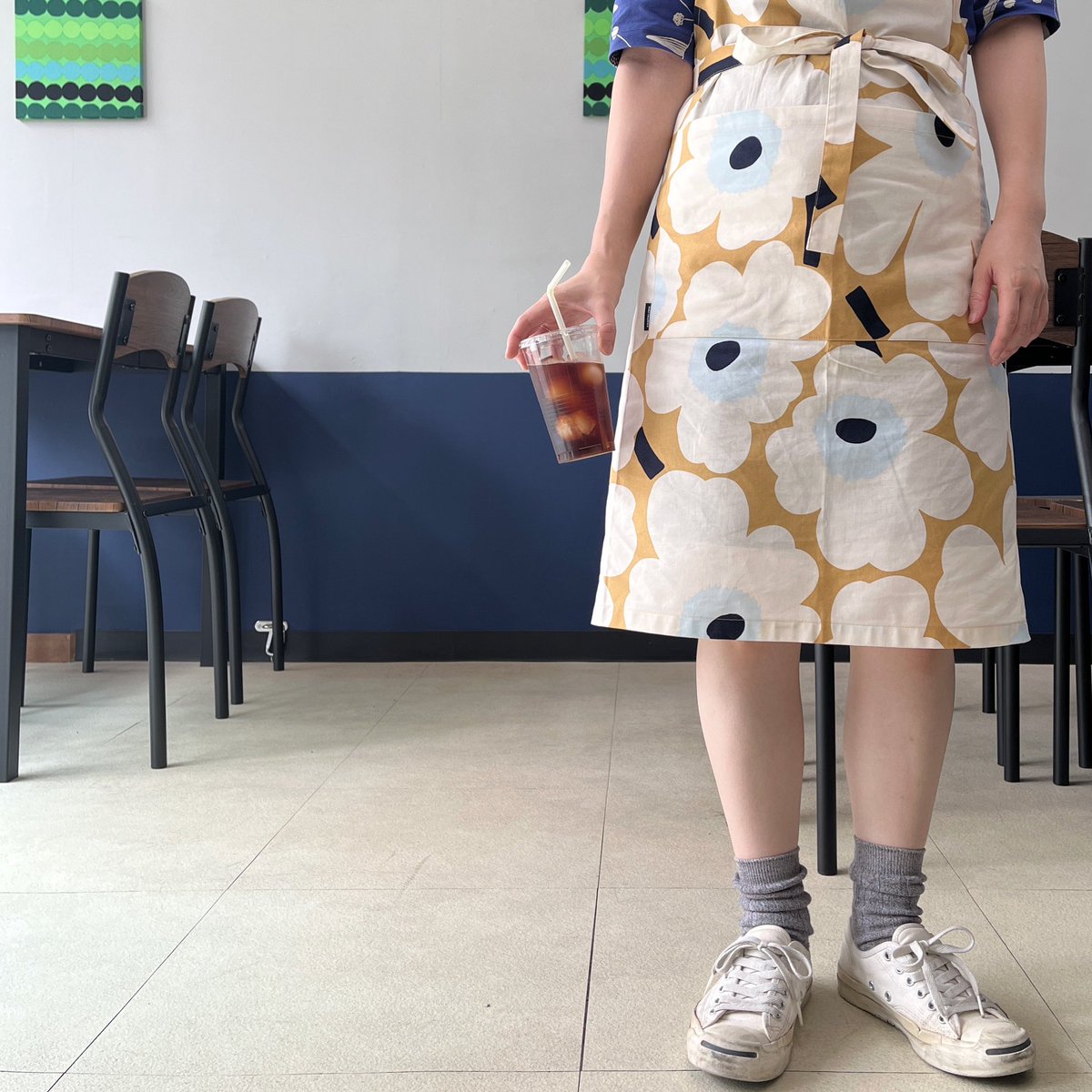 moispice's tweet image. こんにちはmoiです。
今日もお店開けています🙆‍♀️今日は何となく甘いアイスティーの気分だった☺️🥤
(きったないスニーカーでごめんなさいね😂)
..
明日は所用のためお休みです。(代わりも誰も居なかったので😭)