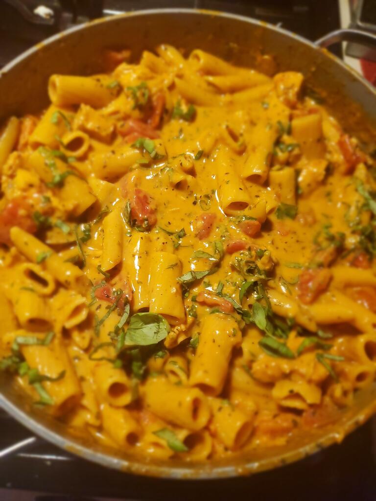 homevsfastfood's tweet photo. [Homemade] Roasted Tomato Basil and Garlic Chicken Pasta
https://t.co/J4kfnLdrNE
#homecooking #food #recipes #foodpic #foodie #foodlover #cooking #homecookingvsfastfood https://t.co/4GrdGX36oL