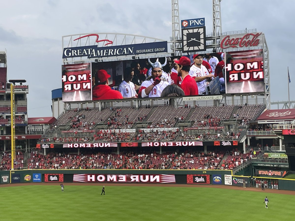 Thanks to <a href="/XUAthletics/">Xavier Musketeers</a> we got to see <a href="/JoeyVotto/">Joey Votto</a> return tonight, get a home run and see the Reds move into first place. Great night out with <a href="/ChrisSchaaf/">Chris Schaaf</a> ❤️🤍⚾️💙🤍