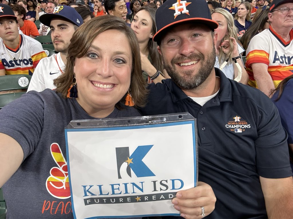 LesHowell09's tweet photo. Thank you so much to the @astros and @EduFoundHC for hosting us tonight at the Astros game. What a nice treat! We had a blast! @KleinISD @BrillKISD https://t.co/Le5F5LBHMY
