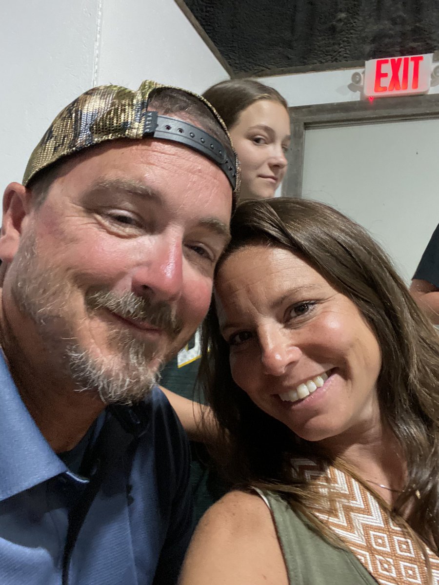 cscrib3's tweet image. I love my gang 🤍 Missing 2 of my guys