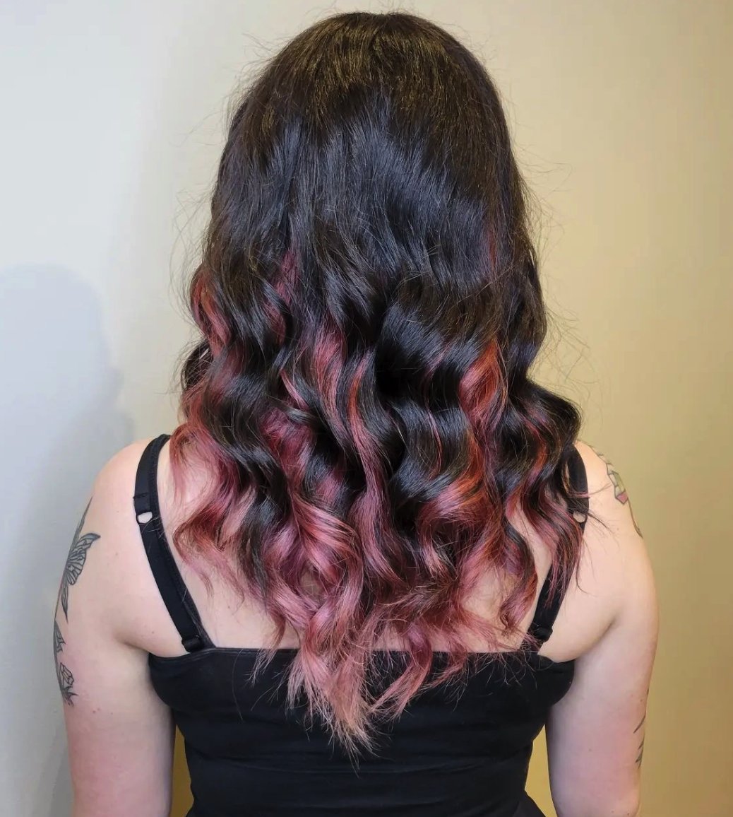 HeadlinesStyle's tweet image. Hey... whatcha got under there?
Pink-a-boo colour &amp;amp; styling by Hannah
Model     |    @alyssabilodeau_ 

#yeghair #yegsalon #longhair #hairgoals #hairoftheday #hairlove #yeg #yeghair #yeghairstylist #edmontonhairstylist #yegcolour #yeglocal #manulifeplace  #peekaboohair