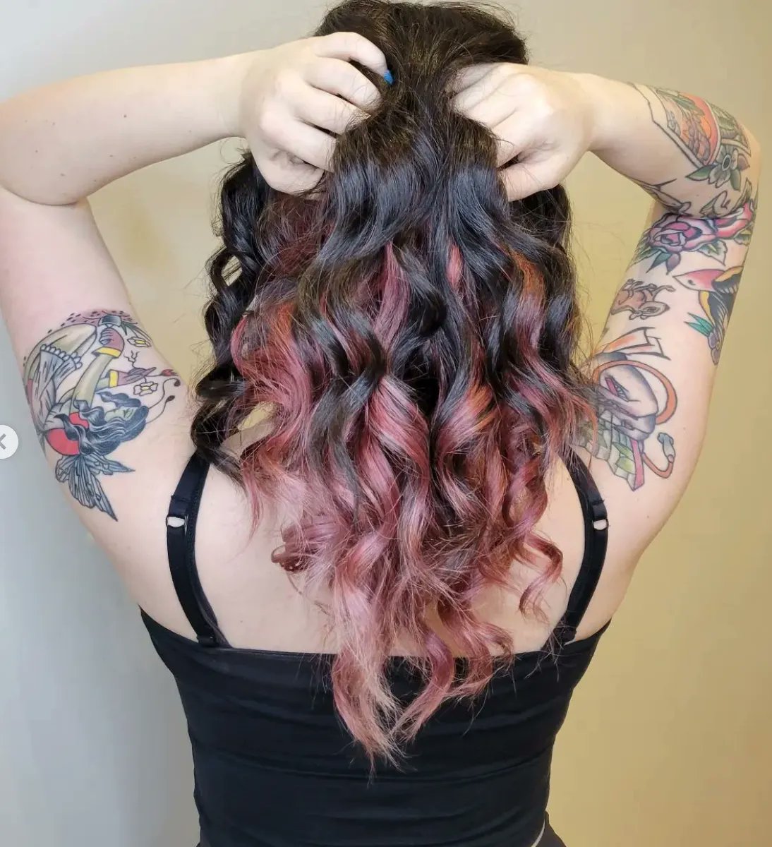 HeadlinesStyle's tweet image. Hey... whatcha got under there?
Pink-a-boo colour &amp;amp; styling by Hannah
Model     |    @alyssabilodeau_ 

#yeghair #yegsalon #longhair #hairgoals #hairoftheday #hairlove #yeg #yeghair #yeghairstylist #edmontonhairstylist #yegcolour #yeglocal #manulifeplace  #peekaboohair