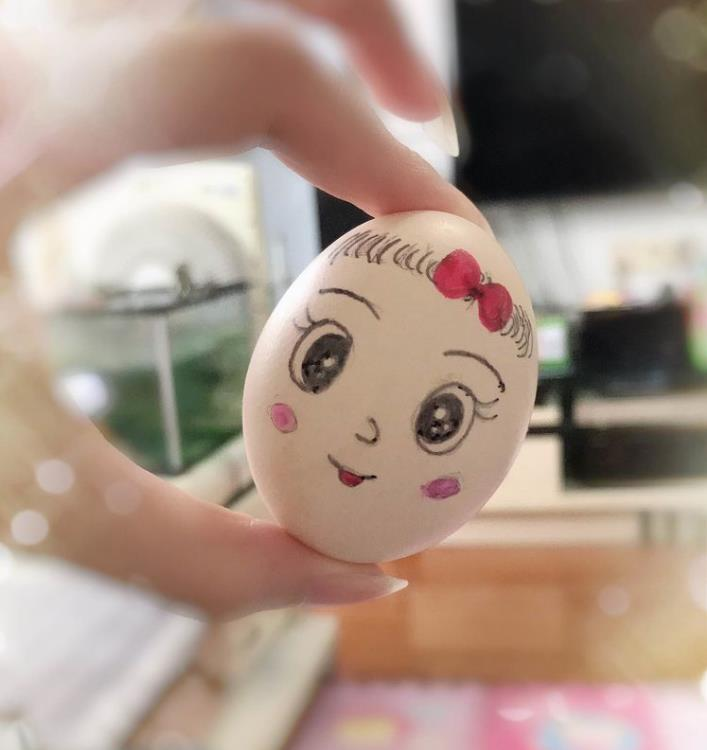 At the #DragonBoatFestival, kids in #Yangzhou customarily wear a colorful string bag to hold an egg🥚 throughout the day. The point is to protect the egg – a symbol of life – from damage, expressing a wish for safety and health. #YangzhouCulture