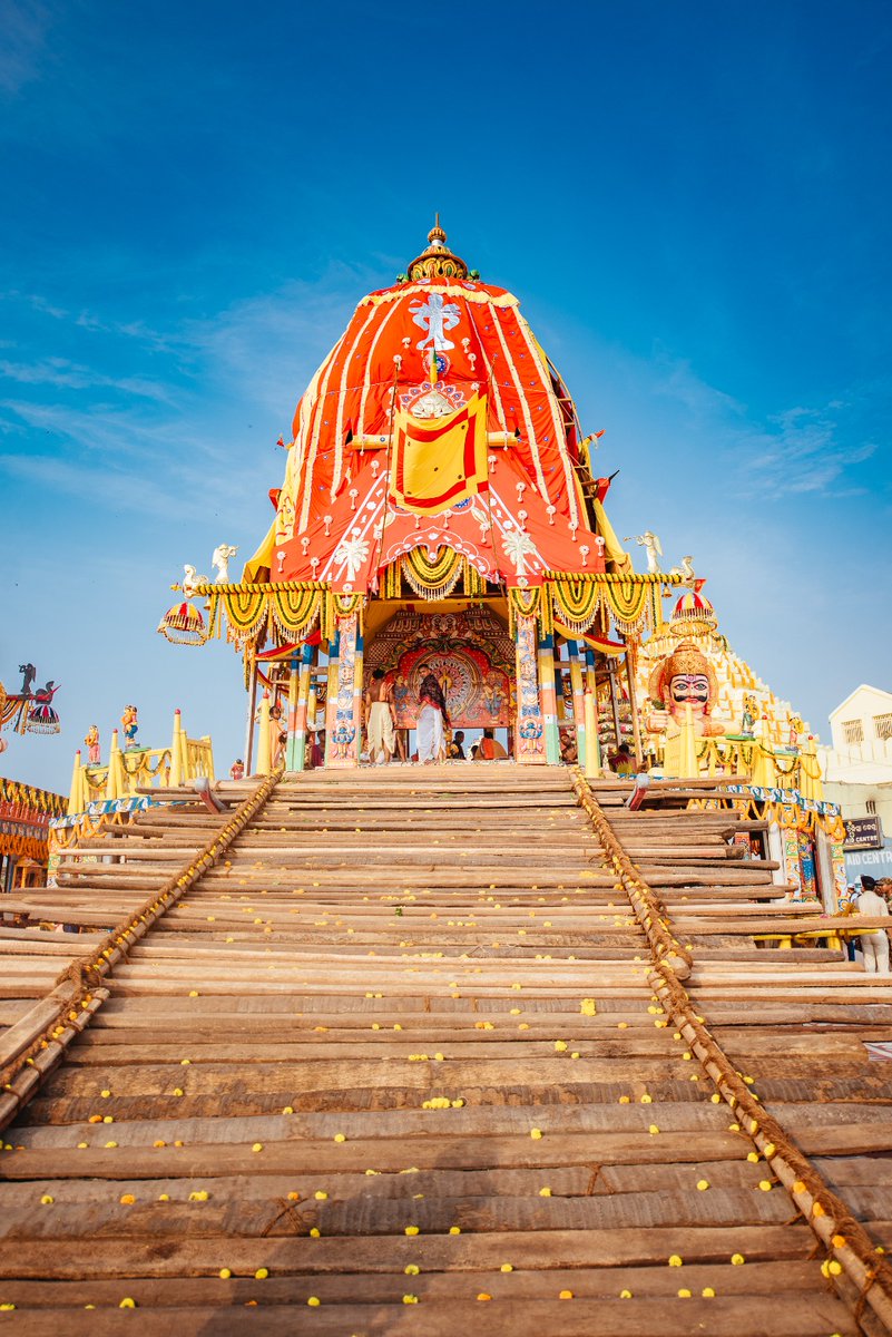 MyPuriDigital's tweet photo. Wishing you all a heartfelt greeting on the auspicious occasion of Rath Yatra 2023! May the divine blessings of Lord Jagannath be with you always. 🙏🌼 #RaThYatra2023 #JAiJagannath #BeStWishes #morathyatra2023 #rathayatra #rathajatra #puri #jaijagannath #odisha https://t.co/04zCSMTsMY