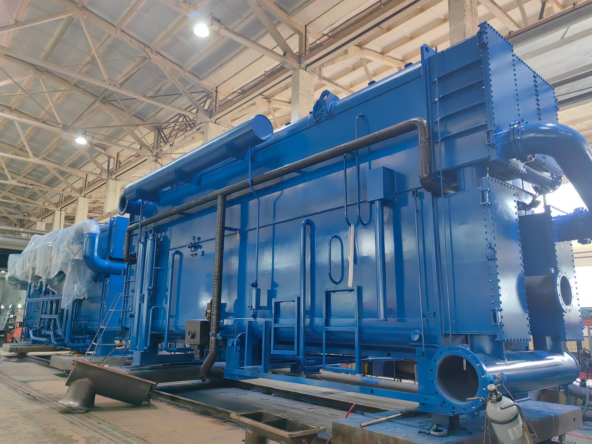 Alicia9961206's tweet photo. 3 unit #solar #absorptionchiller just finished painting in #HopeDeepblue factory. Next month, chiller will be delivered to site, where uses #solarenergy and to build a 4 season indoor ice and snow pavilion with a constant temp. of -10 ° C all year round.https://t.co/4ETVxx6ZBD https://t.co/X0LS9KFPX2