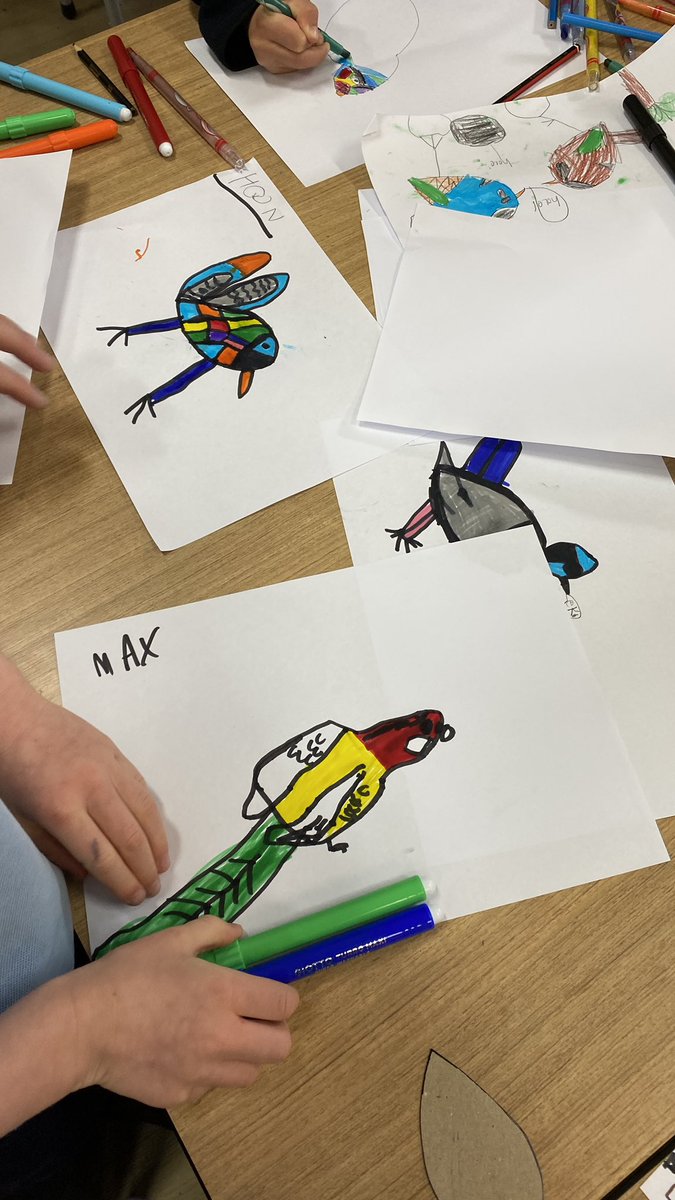 I met some fantastic young artists at St Johns Primary in Footscray.  We had a blast chatting about birds, writing books and drawing birds!  Thank you for inviting me to your school!   
#busybeaks #incursion #everychildisanartist #australianbirds