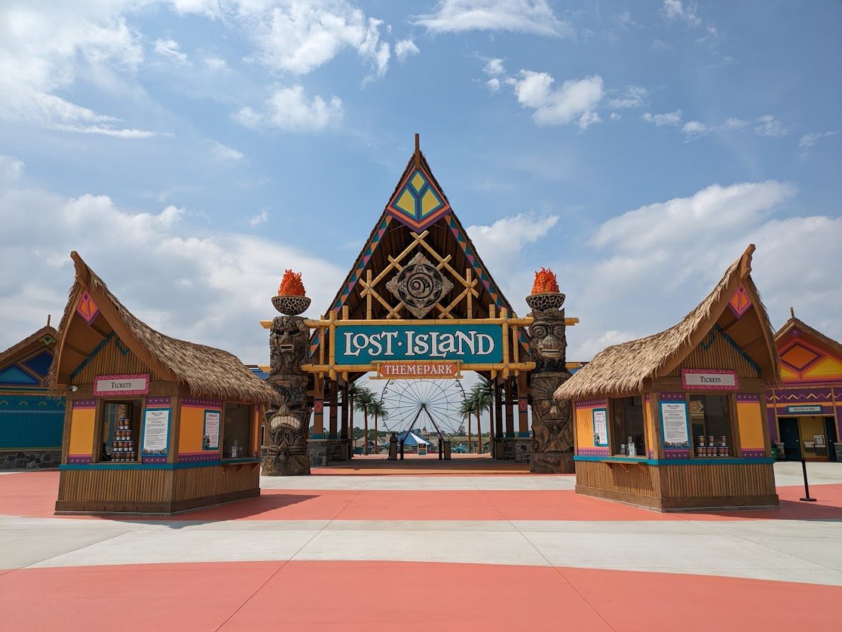 Antin0s's tweet image. Support your local / family owned / small theme parks.
Although Worlds of Fun was the original reason for our trip this past weekend, we decided to take a detour on the way home to visit Lost Island Theme Park. It was a beyond worthwhile decision as it stole the show.