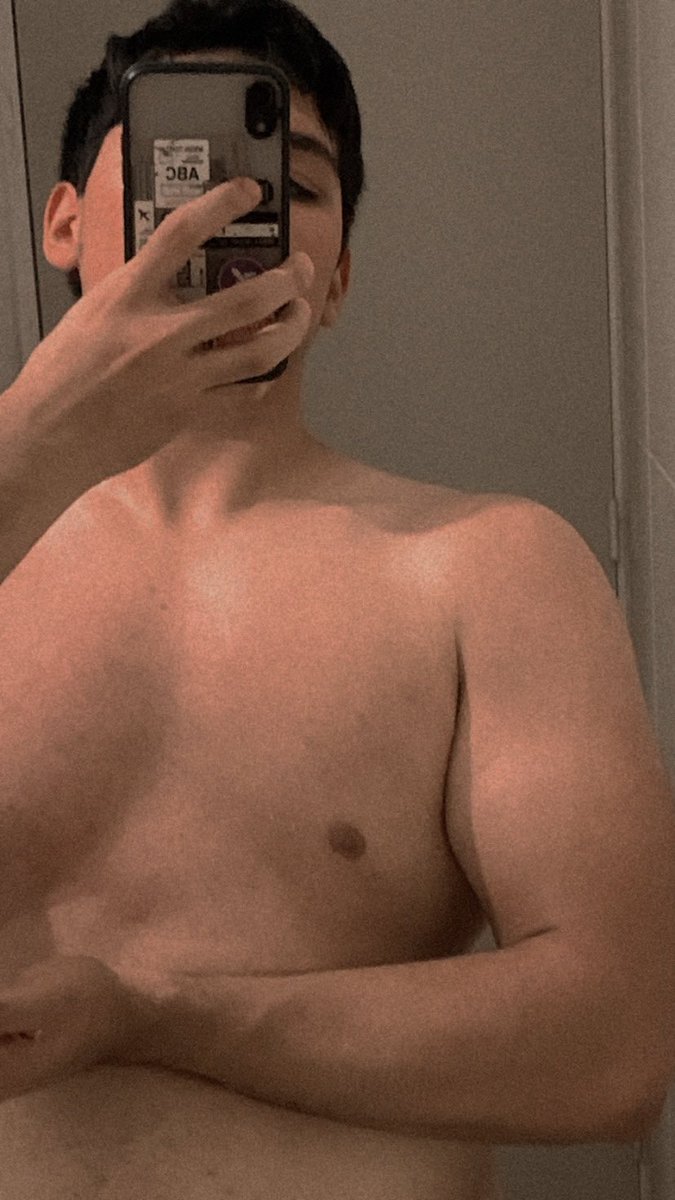 Fr3DCt's tweet photo. Véanme 
#gymboy #nsfwaccount #nsfw_twt https://t.co/8vqEhNVv1K
