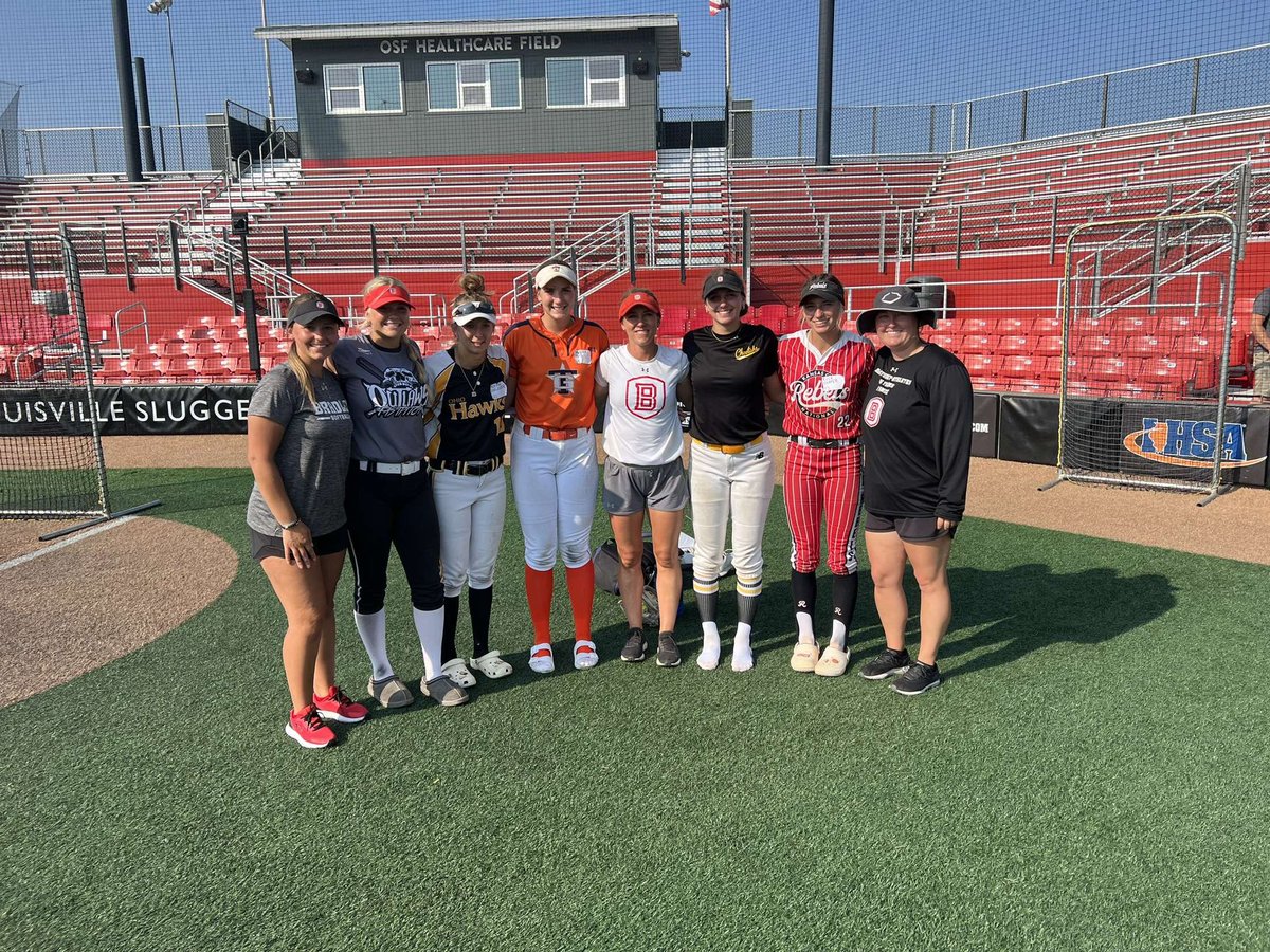 I had such a fun time today getting to meet and play with some future teammates, i’m so excited!!
❤️🅱️ <a href="/BradleySoftball/">Bradley Softball</a>