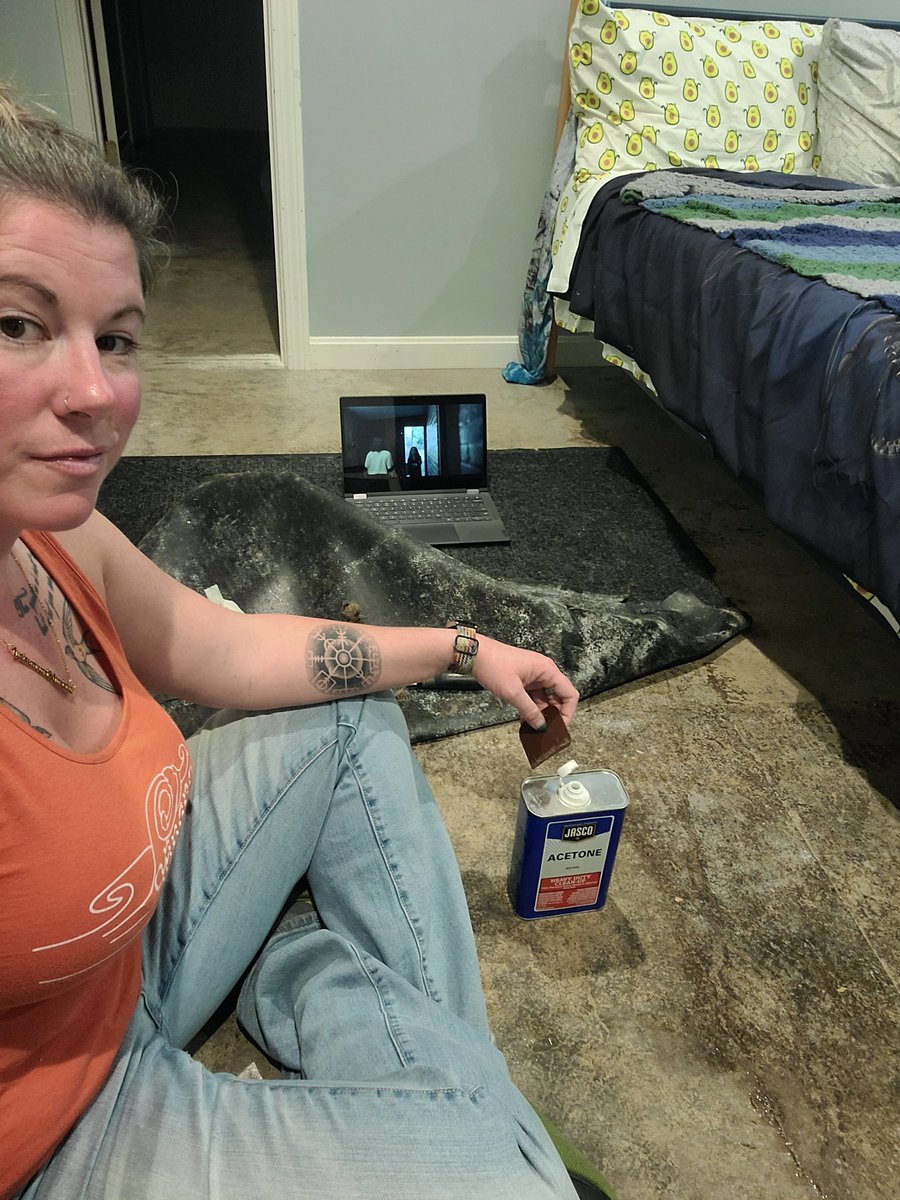 NaomiOf509's tweet photo. I'm so glamorous. Scraping a dog piss-stiffened rug off my concrete floor with a pizza stone scraper and acetone. Send bubbly... I'm going to need it.
#homeowner #renterproblems https://t.co/UYODp491jg