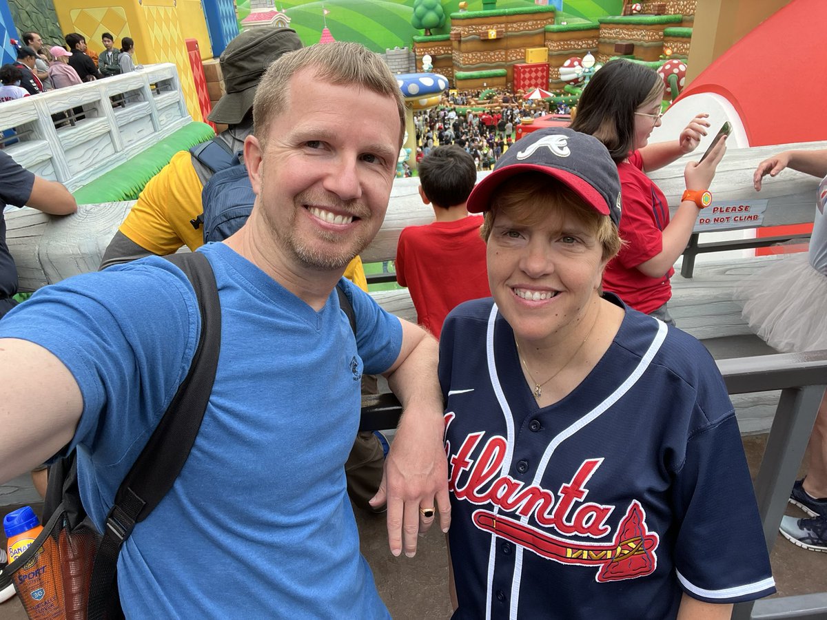 paulstrunk30's tweet photo. @UniStudios First time in 19 years to visit a theme park with Kirsten without the kids. Feel blessed!! https://t.co/AljGDDWs13