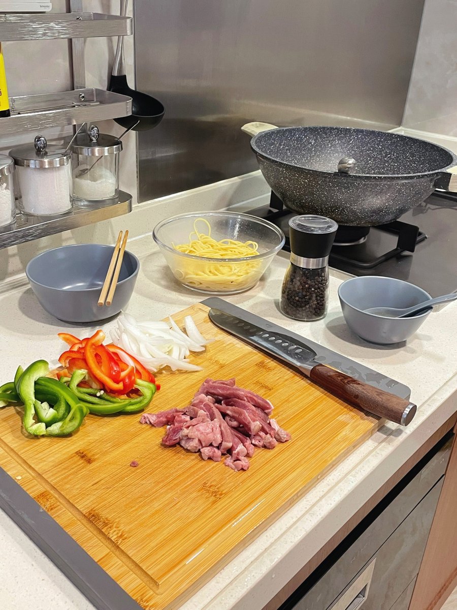 ChrisAllen68601's tweet photo. Black Pepper Beef Tenderloin Pasta 🍝 Very wow! Simple home cooking
#Black Pepper Beef Tenderloin Pasta
#Hands-OnCooking https://t.co/6tyagIj7jt