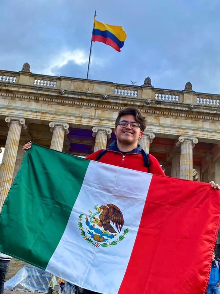 Ramoncitoooo__'s tweet photo. Al fin puedo decir con mucha felicidad…✨✨
SE LOGRÓ!!! 🇲🇽🇨🇴✈️
#Bogota #Colombia #Programadelfin #delfin #Huauchinango #Puebla #Mexico https://t.co/FJgIUECij5