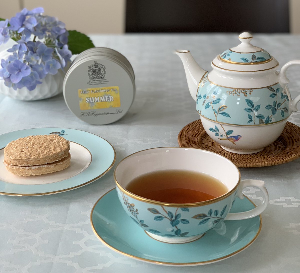 Lemon_lime103's tweet image. 先日 神戸に行った時にSUMMERも購入💕　
何かに似てる🤔

#teatime 
#TeaforOne 🫖