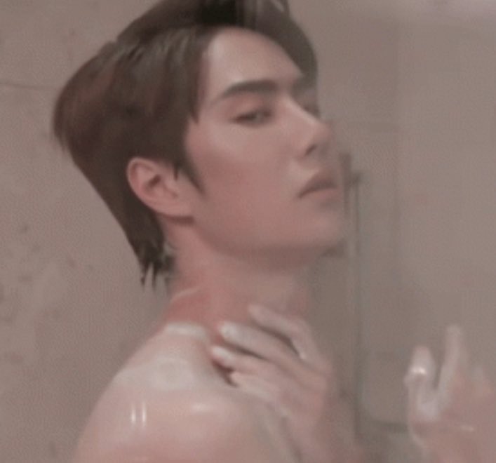 หวังอี้ป๋อ รับบทหล่อสะอาด อาบน้ำทุกเรื่อง 🛀🏻🫧