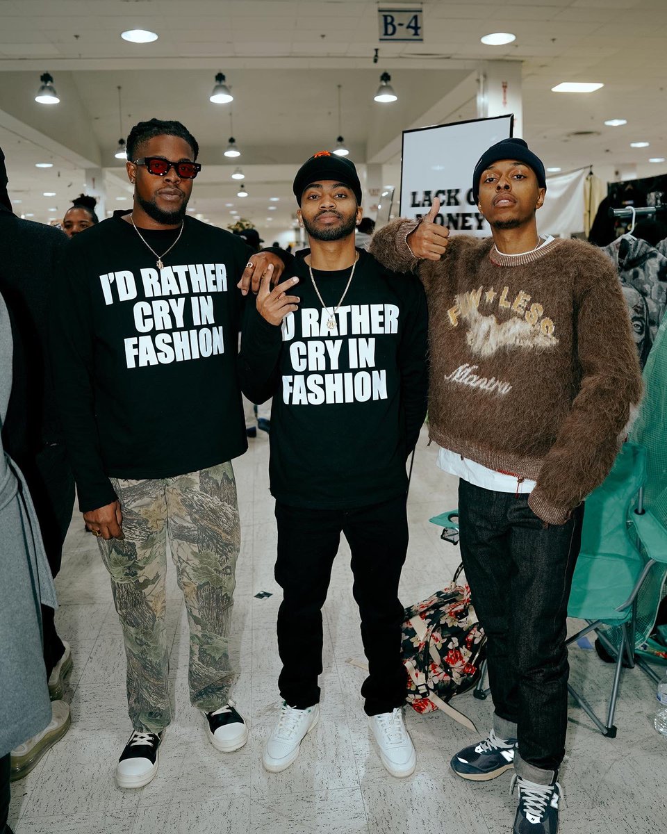 ATLSWM's tweet photo. Familiar faces at Atlanta Streetwear Market shot by @EssenceRansome 

#ATLStreetWearMarket 🐅🌎 https://t.co/G6NRG8UVS6