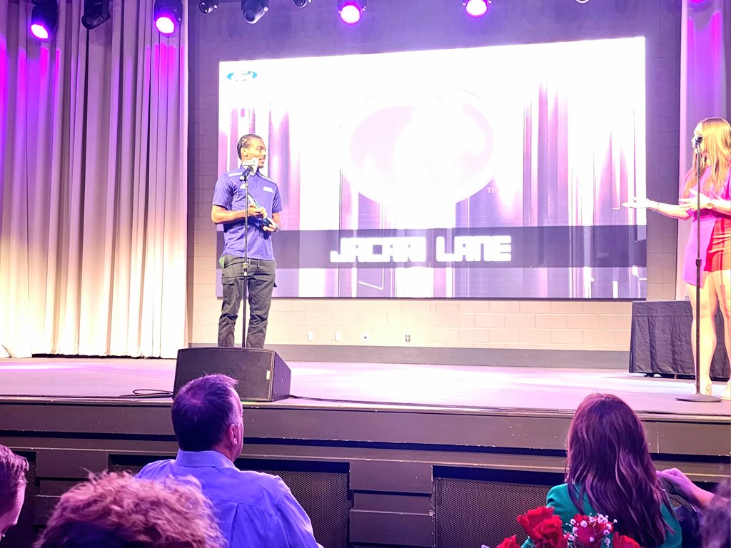 JoshLooney's tweet photo. Wonderful evening at the 2023 Rocket City Awards 🚀🏆, hosted by @977ESPN &amp; @HsvSports.
Jacari Lane takes home the Men's College Athlete of the Year Award. 
Congratulations to @jacari_lane5  receiving a great honor in his hometown. #RaiseTheRoar 🦁📈 https://t.co/c81xDHAaeN