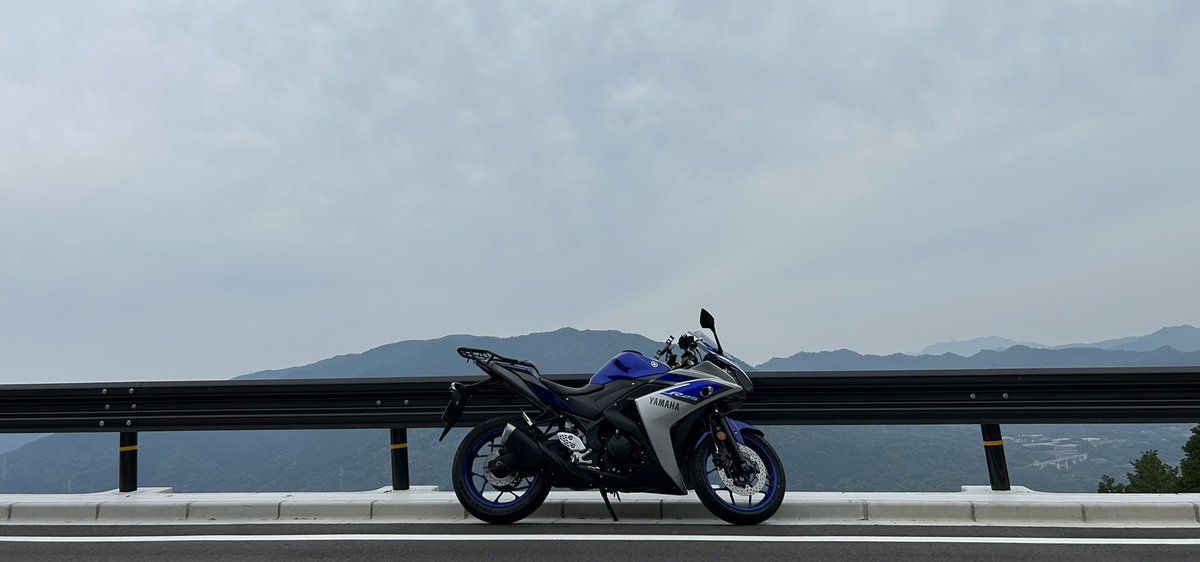 名前︰レナ
性別︰女
身長︰162cm
住み︰広島
車種︰YZF-R25
好きなもの︰シュークリーム、しらす隊
仲良くしてください！
#バイク乗りとして軽く自己紹介 
#バイク好きな人と繋がりたい 
#バイク女子