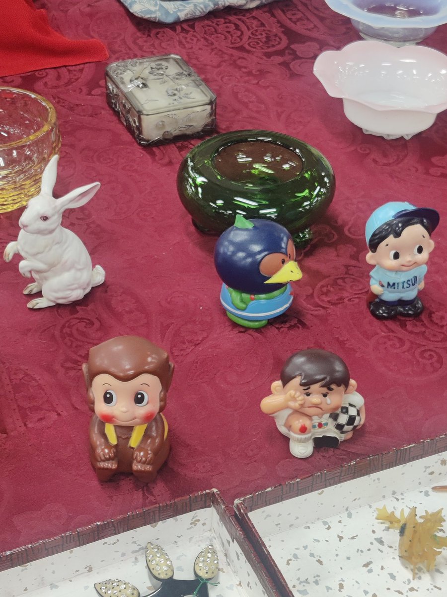 rifeng9's tweet photo. 人の形をした物体は，人の一部の外形的特徴を持ちながら情緒を生起することができるか.古代から現代まで、人の形をしたものはずっと存在かあり。人と人の形のつながりは強いたね。 https://t.co/dDGDGjq5kE