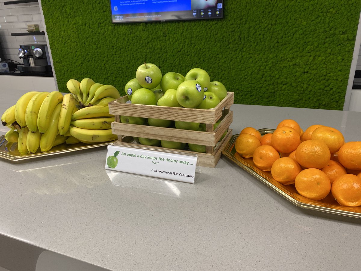 We work on the principle that little gestures like fresh fruit in the office makes it a nicer place to work... and maybe keeps the doctor away?
#workplace #ibm #dubai #engagement
