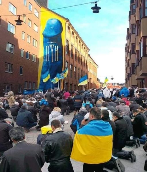 Украинская диаспора в Канаде выбрала весьма пикантный объект для поклонения.