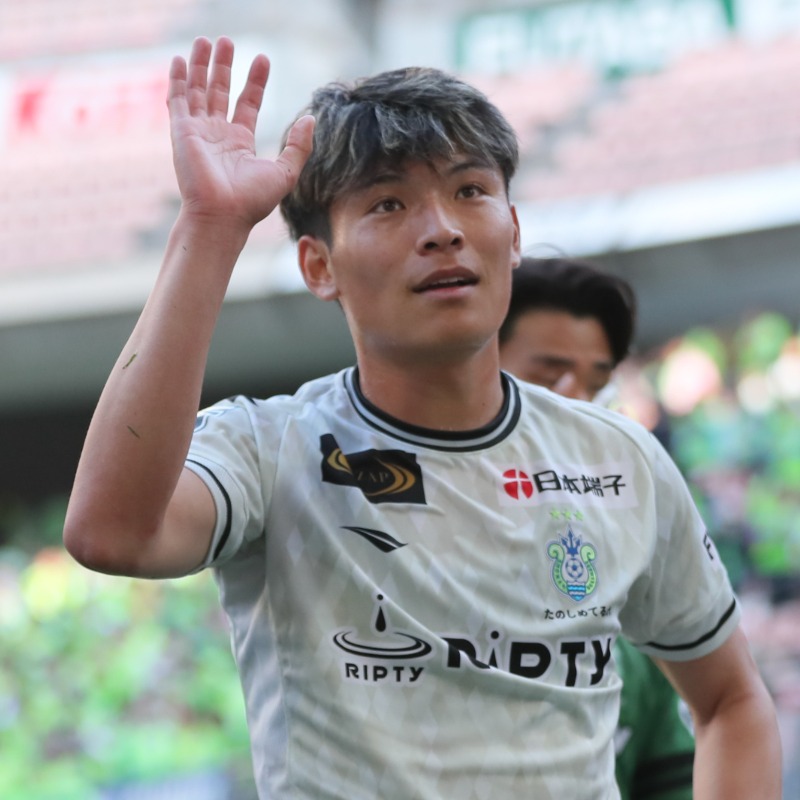 GoalJP_Official's tweet photo. 🇩🇪 欧州挑戦か 🇯🇵

ドイツ2部 #ホルシュタイン・キール が #町野修斗 に興味か。地元メディアが報道。

今季はここまでリーグ戦16試合で8ゴール3アシストを記録。

キールは過去に奥川雅也が在籍していた。