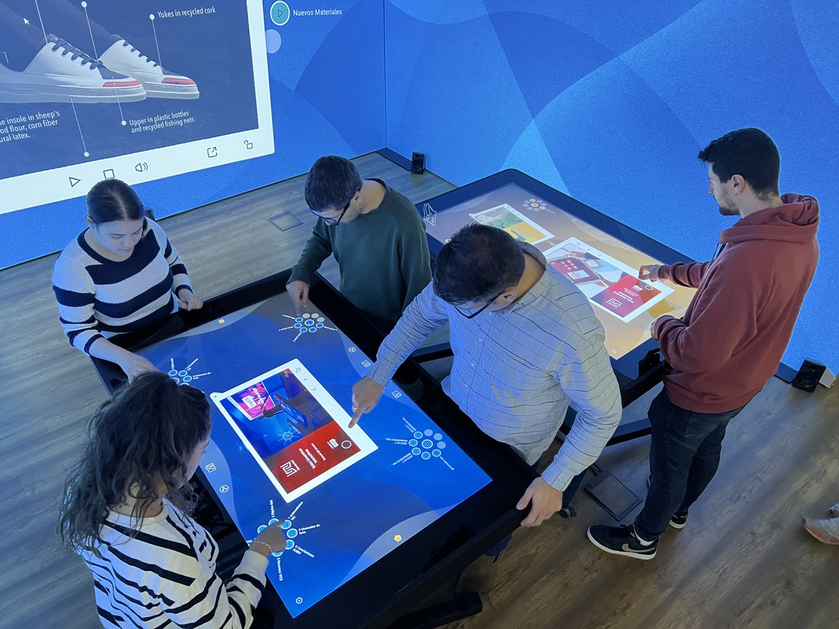 DigaliX's tweet image. Para procesos de innovación, formación y trabajo colaborativo. Mesas multitouch #XTable y paredes interactivas.

simmersive.es #salainmersiva #edtech #immersive