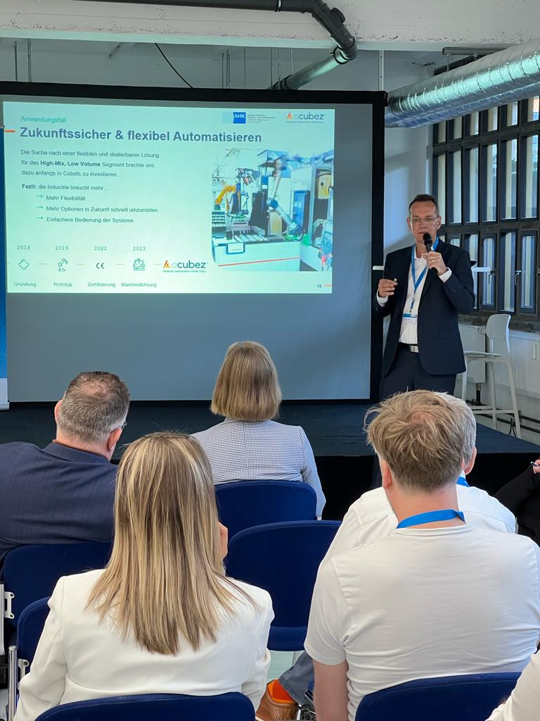 acubez_com's tweet image. Thank you for two fascinating days with the LEG team from &apos;Thüringen International&apos;!

It was an honor for our co-founder, Ephraim Ulmer, to participate as keynote speaker at the &quot;International Tech Exchange&quot; with focus on #SmartProduction &amp;amp; #Industry40  in Israel.

#manufacturing
