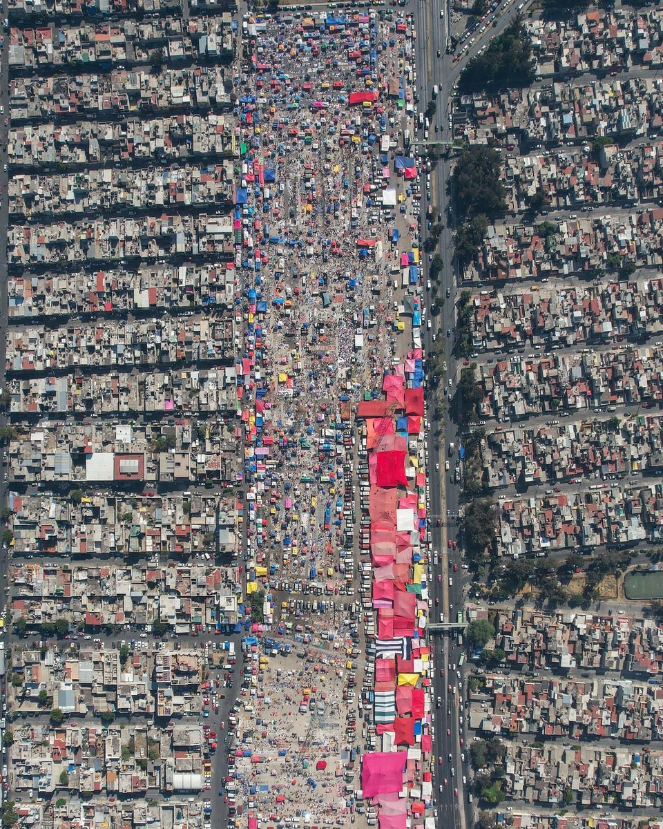 El mítico tianguis “de las torres” en Iztapalapa.