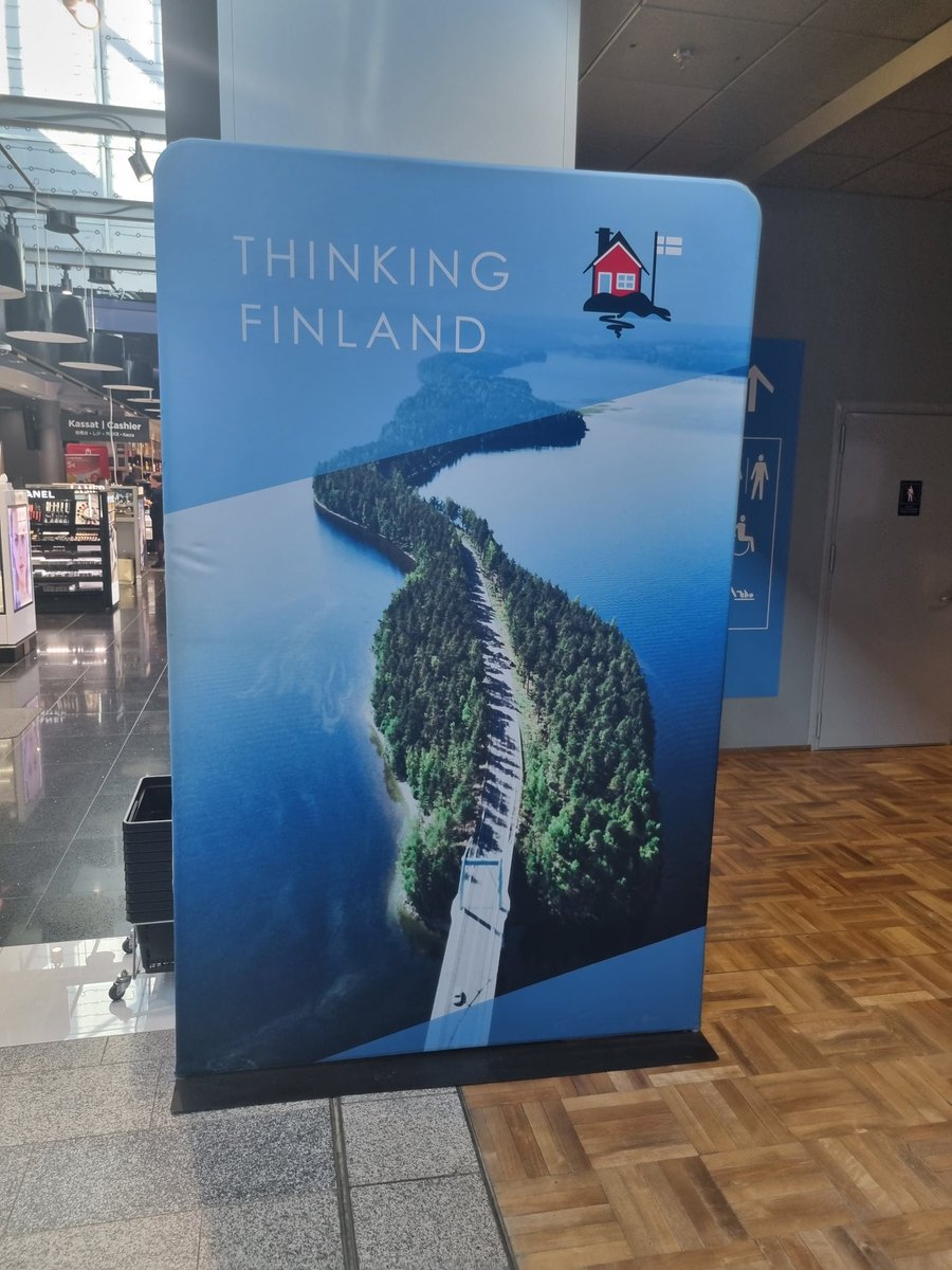 rob_storrar's tweet image. Helsinki Airport know their audience #Geomorphology #Esker