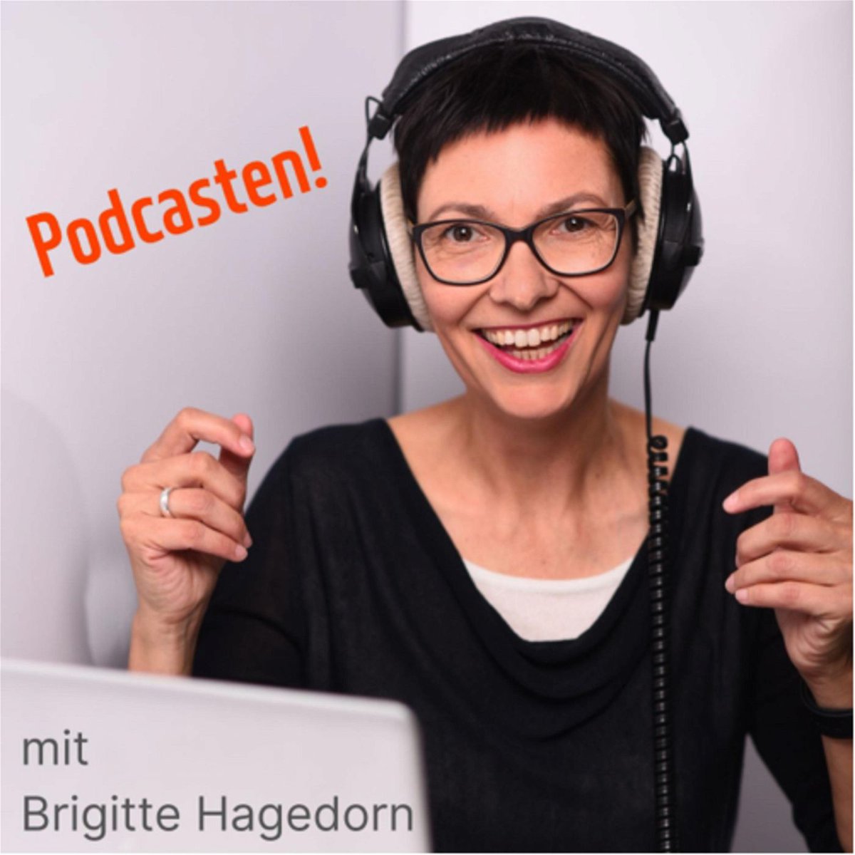Ein kleines Warm-up für die Stimme. Direkt zum Mitmachen im Mitmach-Poidcast:buff.ly/3XxfCw5 #Podcasting #audiobeiträge