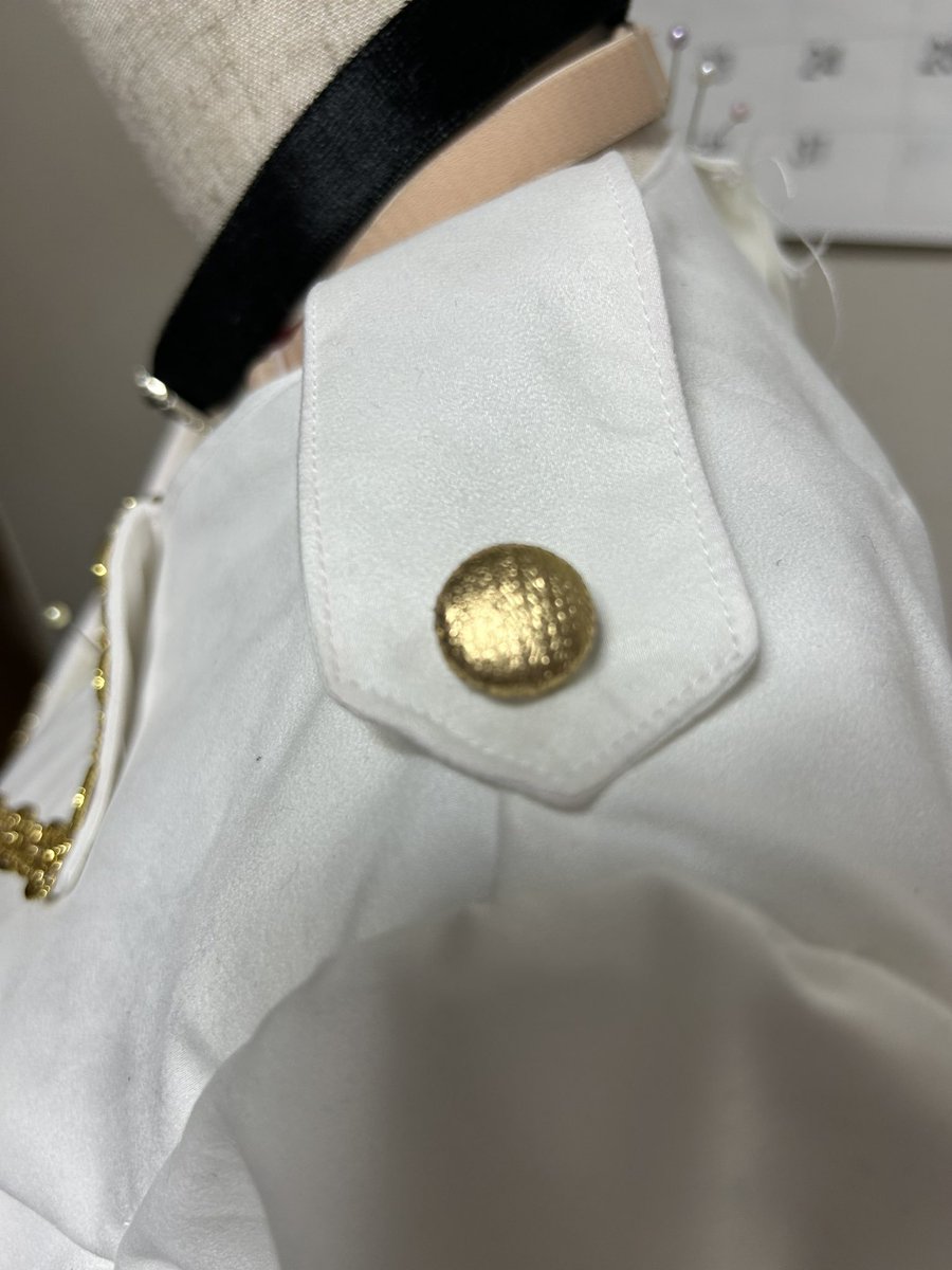 AlabiStarseed's tweet photo. 我想我明天早上去買一些鈕釦🥰 https://t.co/bVIgyrt6jB