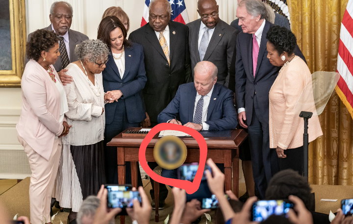angellcorps's tweet photo. @JoeBiden What's he hiding? https://t.co/dXKMqbNgu7