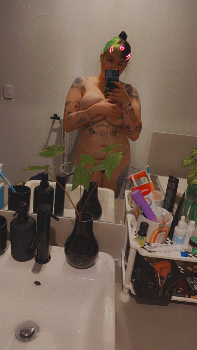 Darlinggg1997's tweet photo. #onlyfansgirls #onlyfansbabe #onlyfans #onlyfanscreator #onlyfanspromo #thickandcurvy #thiccthighs #feet #feetgram #feetpic #footlovers #tattooedgirl #tattooedgirls https://t.co/uhnzZkBzV4 #feetpic #onlyfans #footfetishworship #onlyfangirl #onlyfanscreator #feetpicswanted https://t.co/SNJoOa8UN2