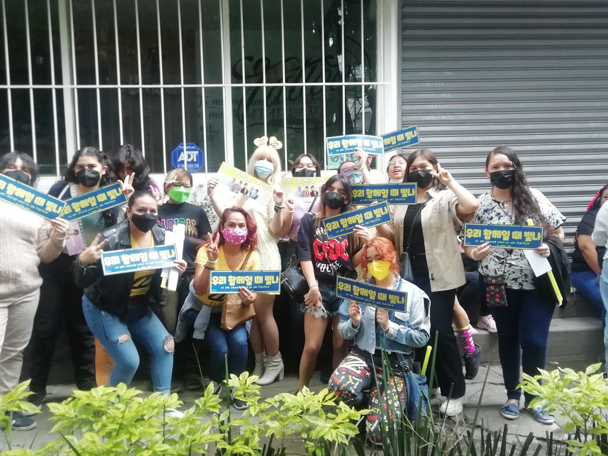 2zLovesFromA's tweet photo. Take me back 😭💛🤘🏻
#1year2zConcertMexico
@2zMexico
@official2z https://t.co/WBAzSntVZI