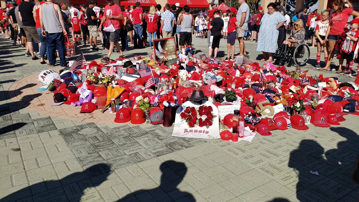 Angels combined no-hitter to honor Tyler Skaggs. Every damn time https://t.co/l3mhhcYHHq https://t.co/Dlbvm7E8vK